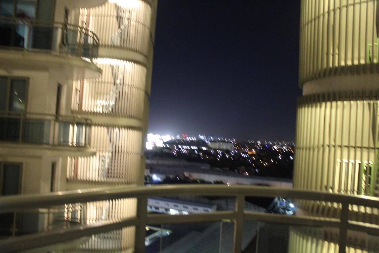 Azure C2 Balcony Wifi Near Mall Airport Multiple Units Paranaque City Exteriör bild