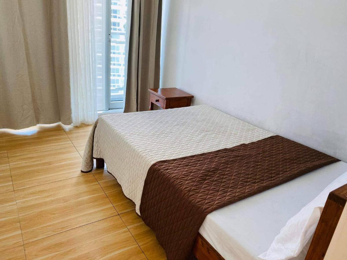 Azure C2 Balcony Wifi Near Mall Airport Multiple Units Paranaque City Exteriör bild